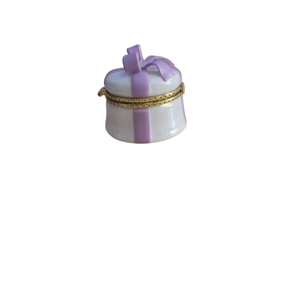 Pink and White Gift Box Trinket - Picture 2 of 4